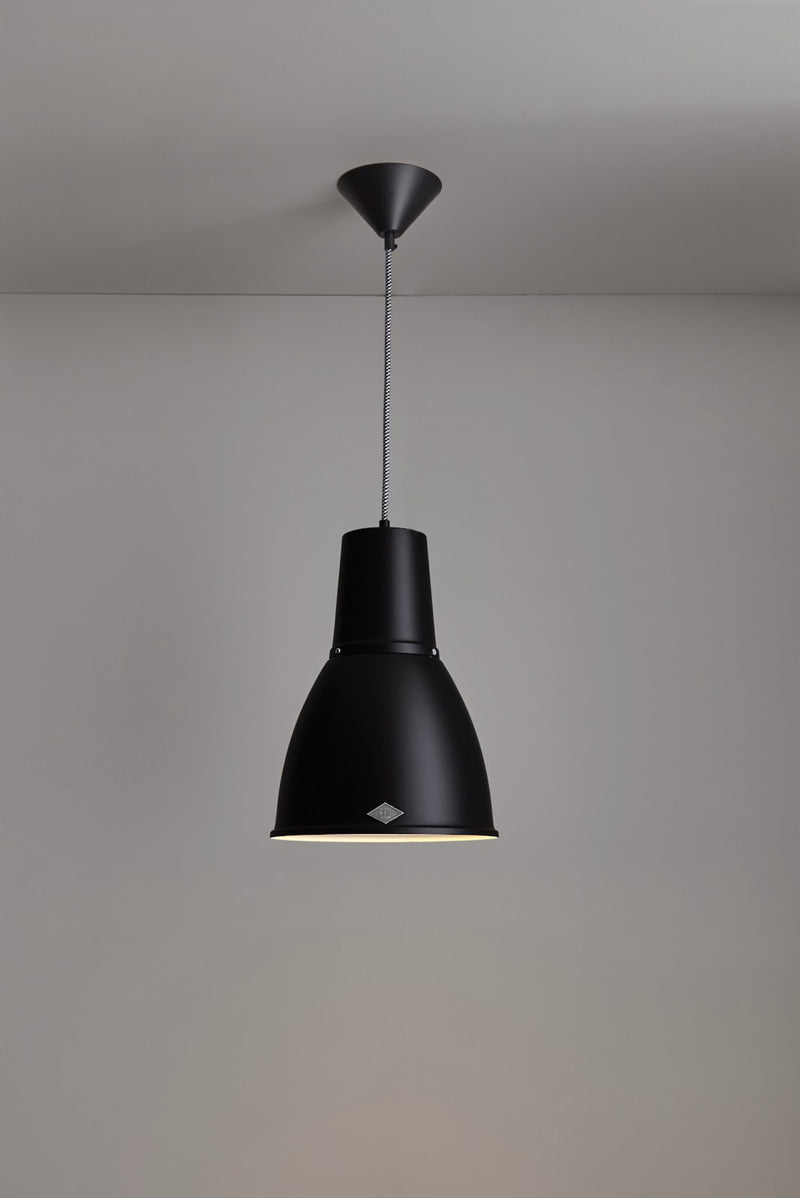 btc Stirrup 2 Pendant Black