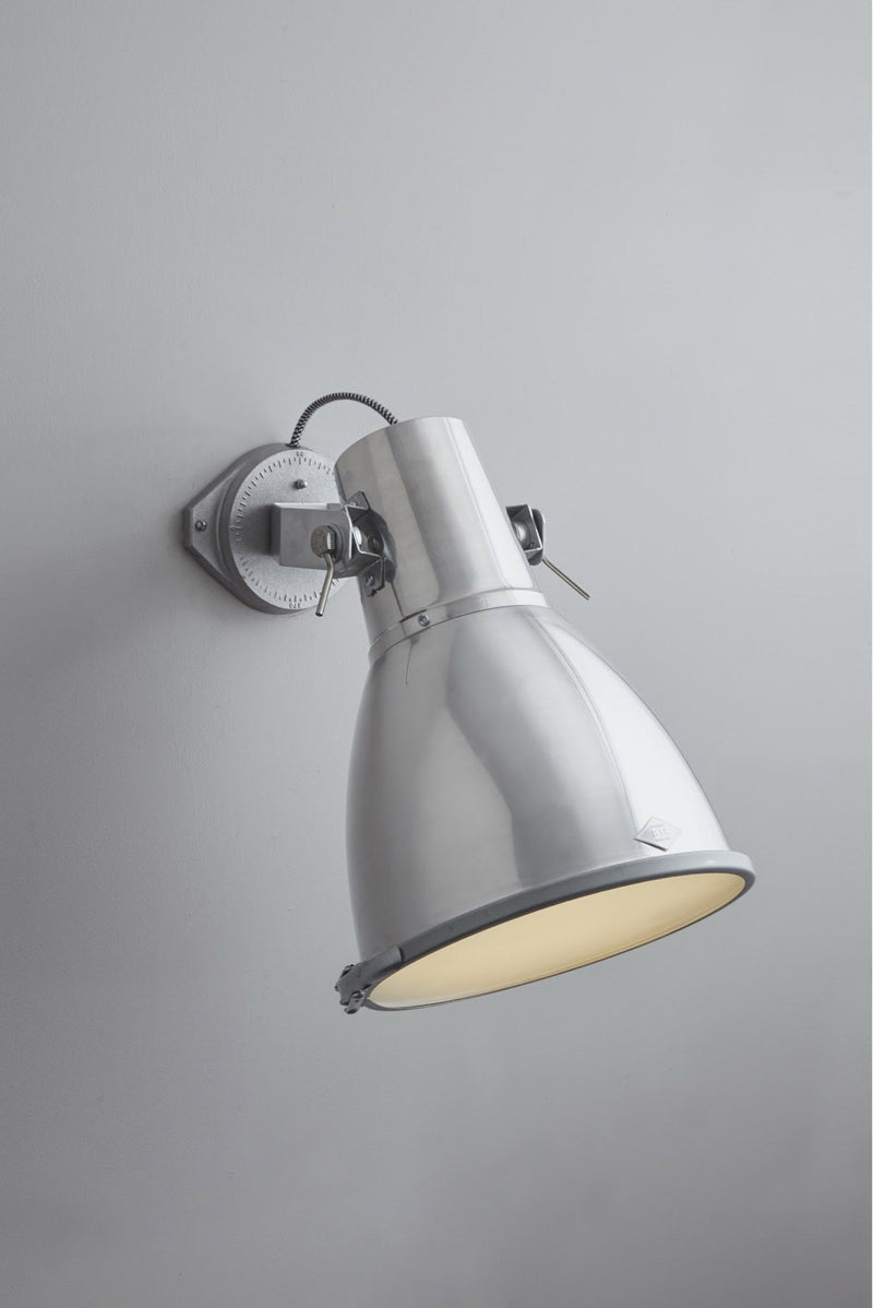 btc Stirrup 3 Wall Light Natural Aluminium