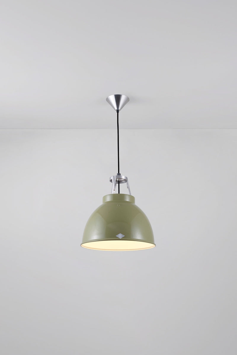 btc Titan Size 1 Pendant Olive Green / White