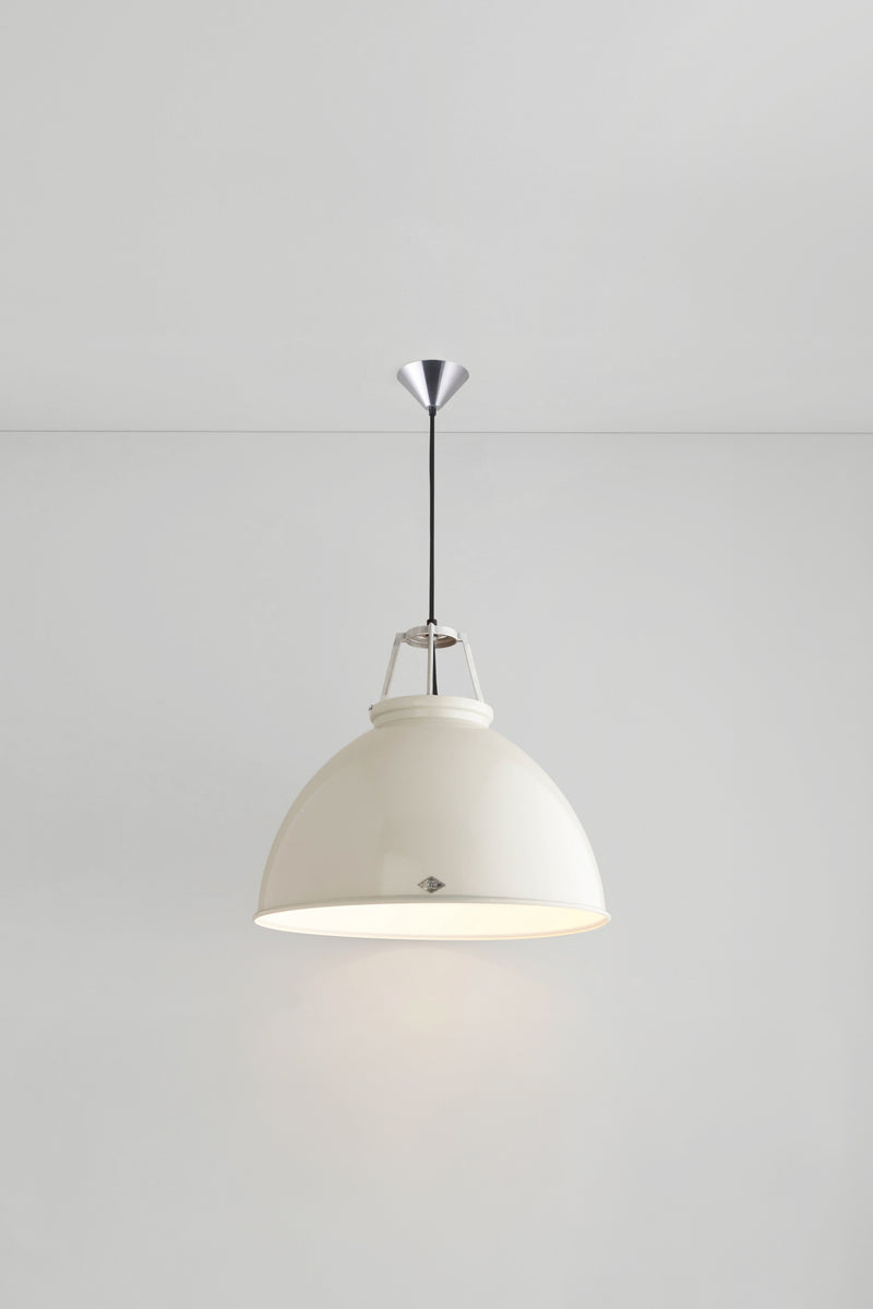 Btc Titan Size 5 Pendant Black / Bronze