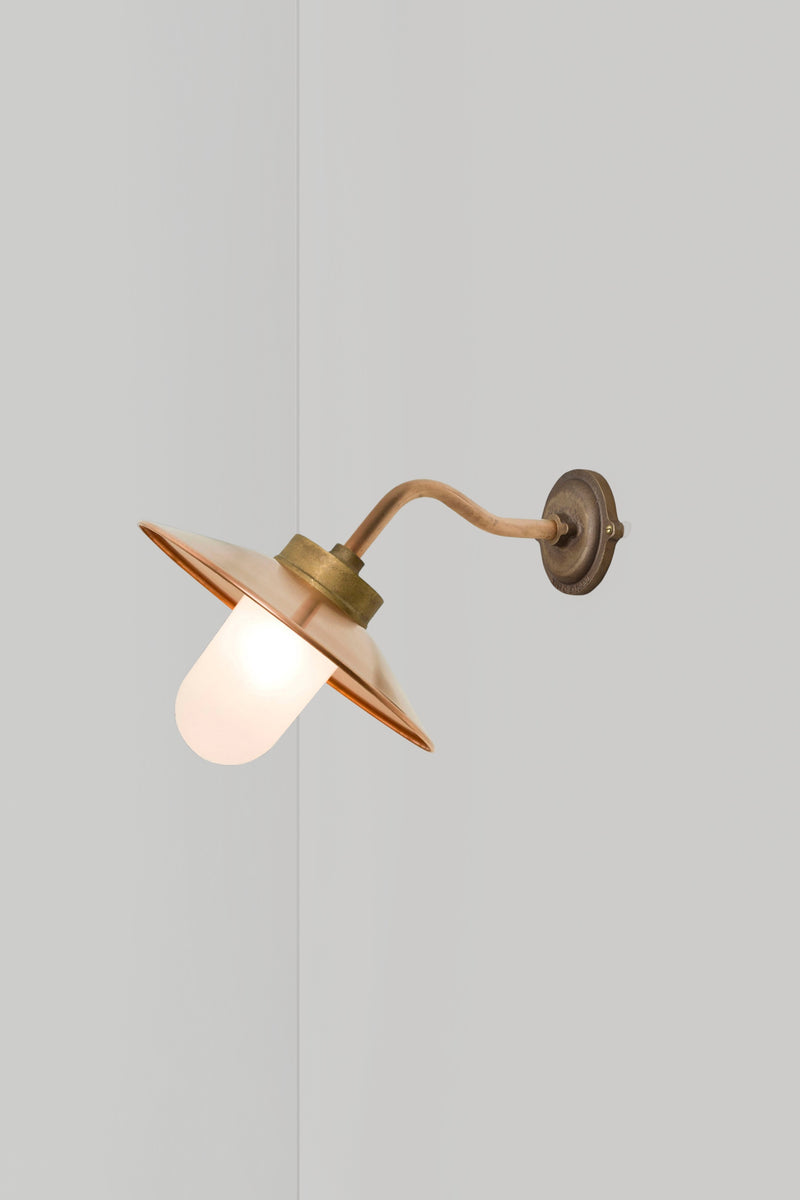 Btc Exterior Bracket Light Canted 7680 Galvanised Silver / Clear / Standard