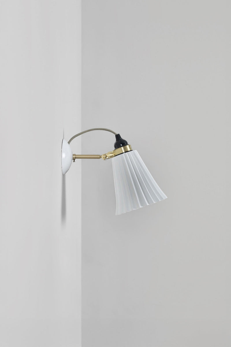 Btc Hector Pleat Medium Wall Light Brass Natural White / Grey