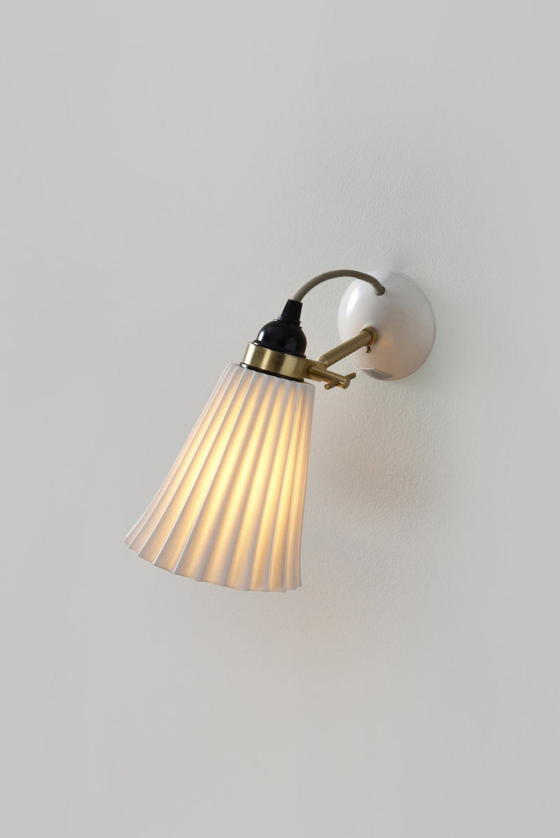 Btc Hector Pleat Medium Wall Light Brass Natural White / Grey