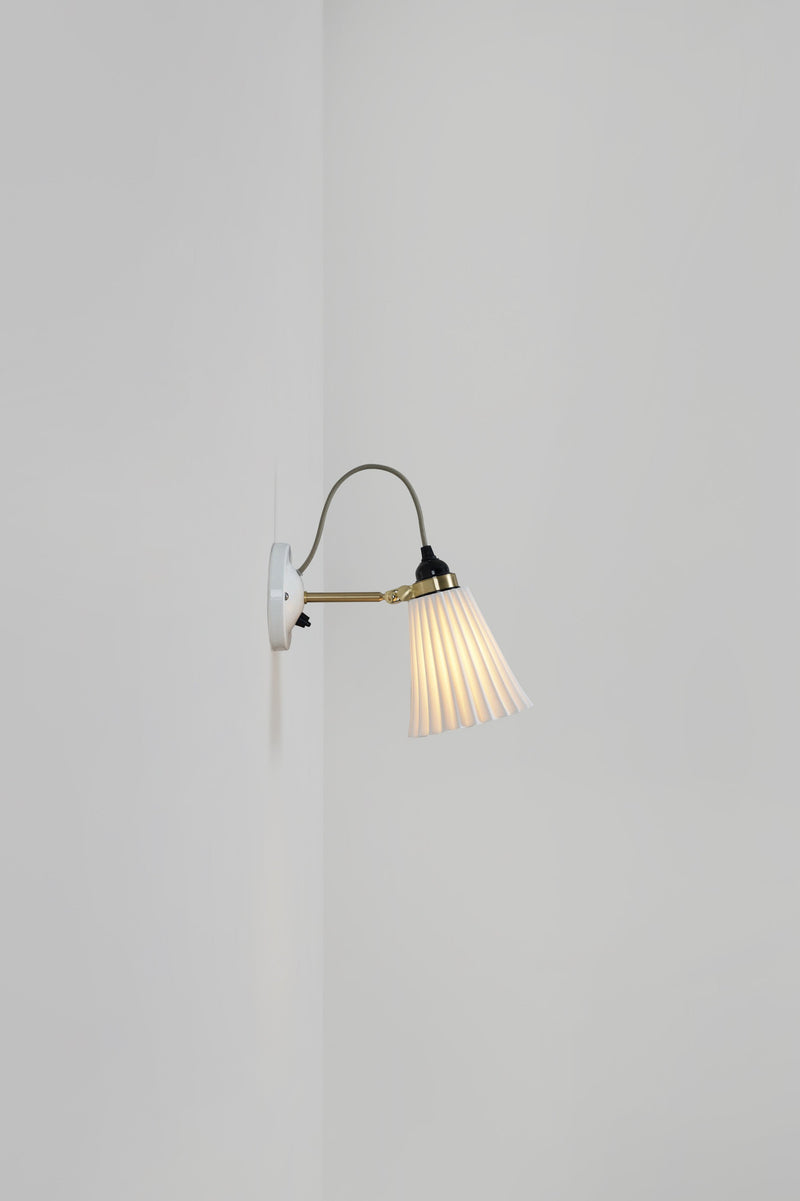 Btc Hector Pleat Medium Wall Light Switched Brass Natural White / Grey