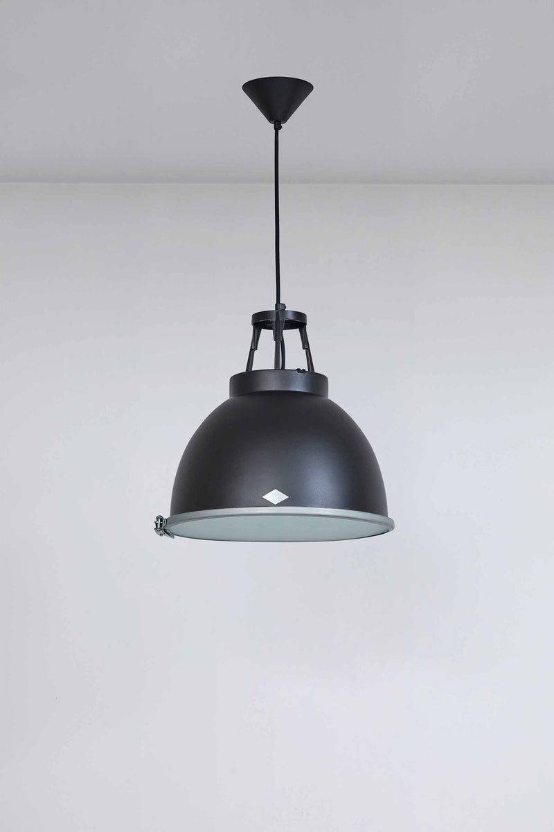 btc Titan Size 1 Black Edition with Etched Glass Black / Frosted Glass Diffuser