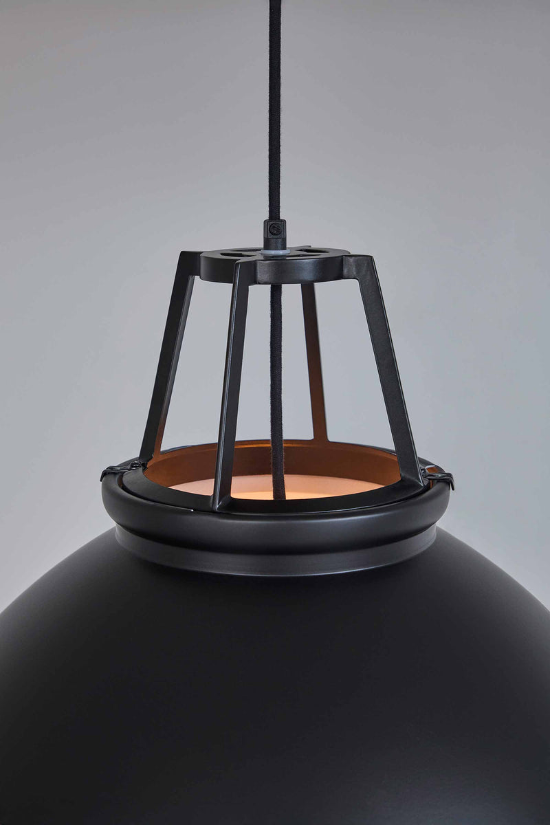 Btc Titan Size 5 Black Edition With Etched Glass Black / Frosted Glass Diffuser