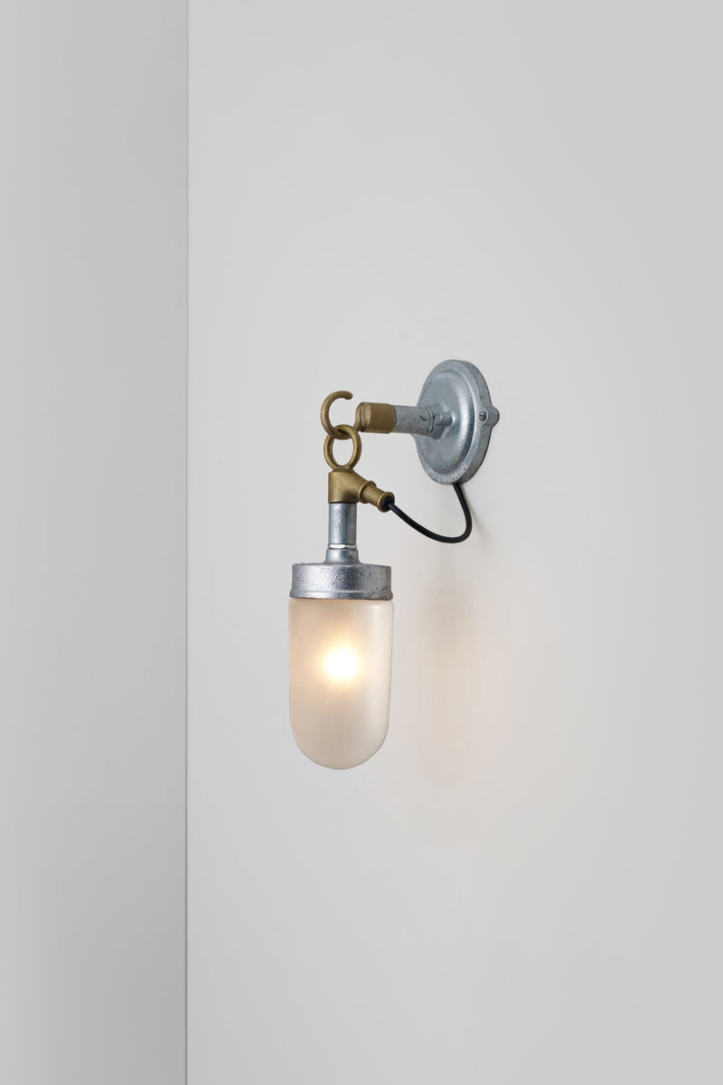 btc Well Glass Wall Light 7679 Galvanised Silver / Clear