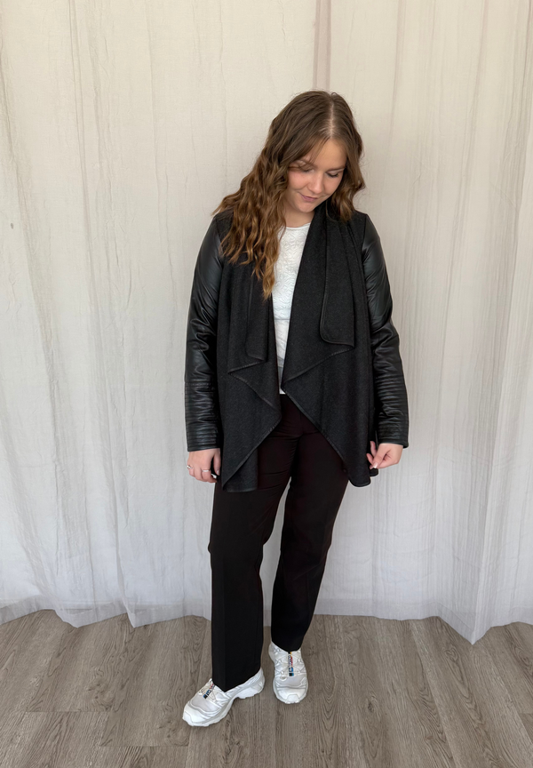 btfcph Lang cardigan i uld med ærmer i læder - KOLLEKTIONSSALG