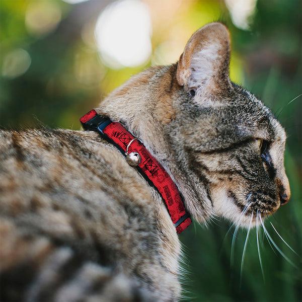 Buckle Down Breakaway Cat Collar With Bell - PEANUTS Gang Six Character And Title Logo Collage Red/Black