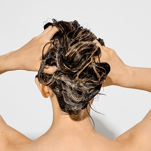 Bumble And Bumble Bond-Building Hair Repair Shampoo