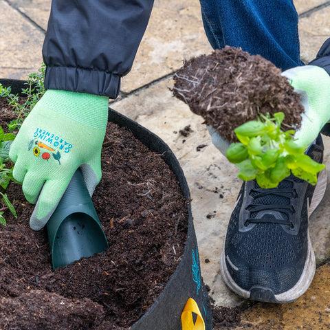 Burgon & Ball Children's Soil Scoops Set Of 3 - RHS Growing Gardeners