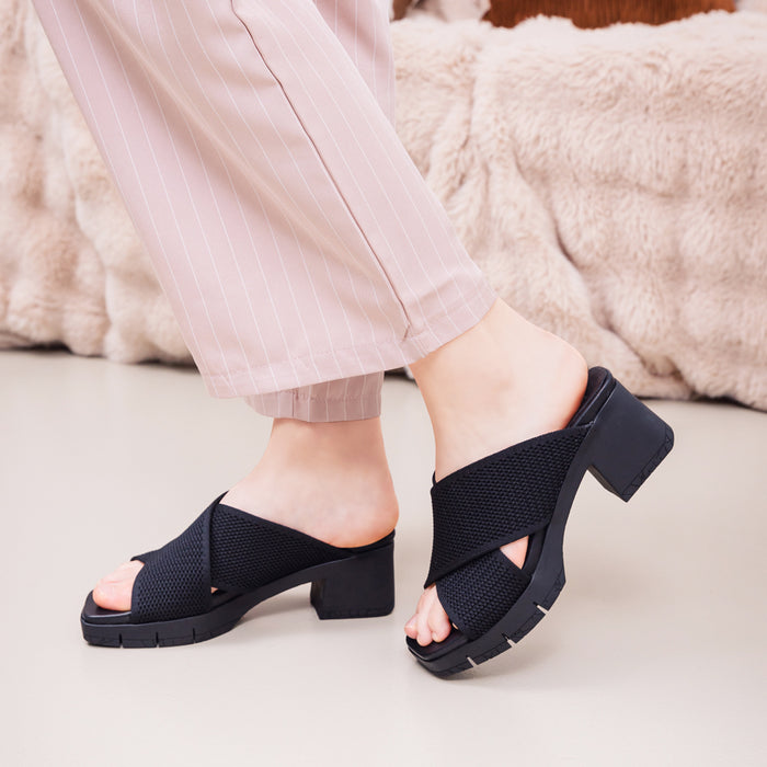 Bussola Volterra Cross Straps Heel Sandals (Nero)