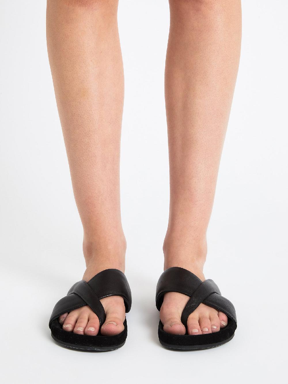 C & M Camilla And Marc Dina I Slide