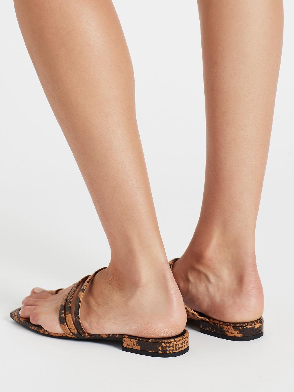 C & M Camilla And Marc Ulissa II Slide