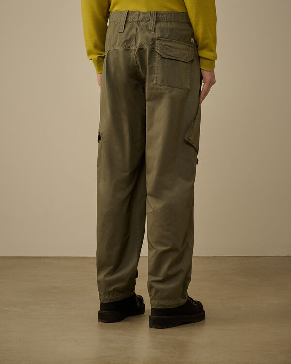 C.p. Company Cotton Gabardine Loose Cargo Pants THYME - GREEN