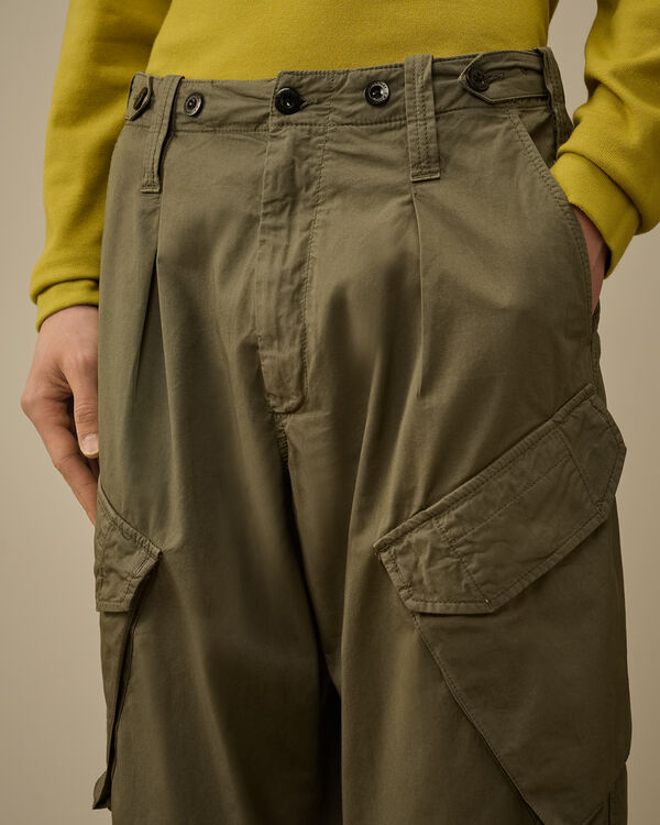 C.p. Company Cotton Gabardine Loose Cargo Pants THYME - GREEN