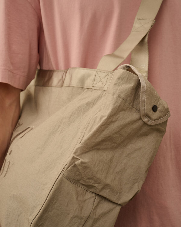 C.p. Company Plain Paper Touch Zipped Bag VINTAGE KHAKI - BEIGE