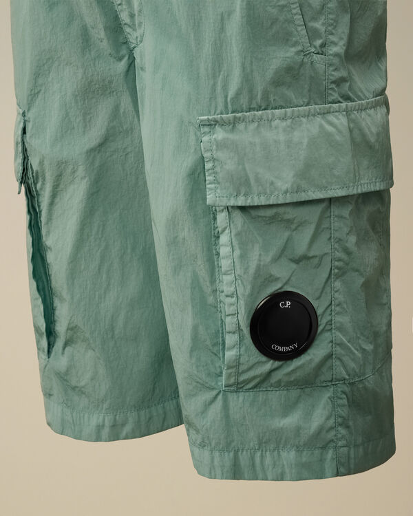 C.p. Company U16 Chrome-R Lens Cargo Shorts CANTON - GREEN