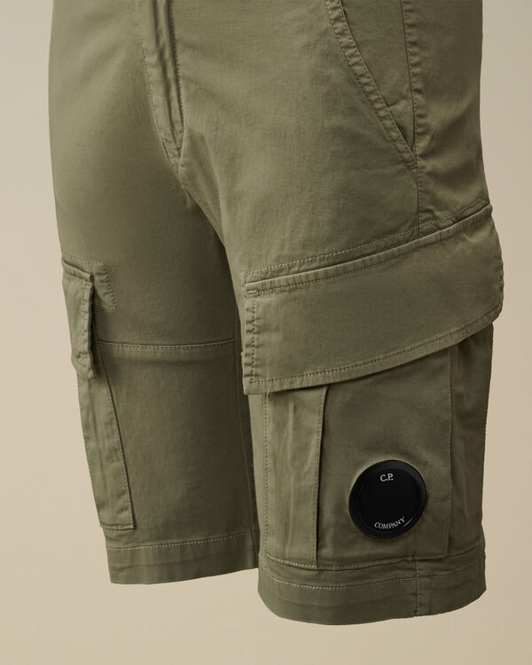 C.p. Company U16 Stretch Sateen Lens Cargo Shorts THYME - GREEN