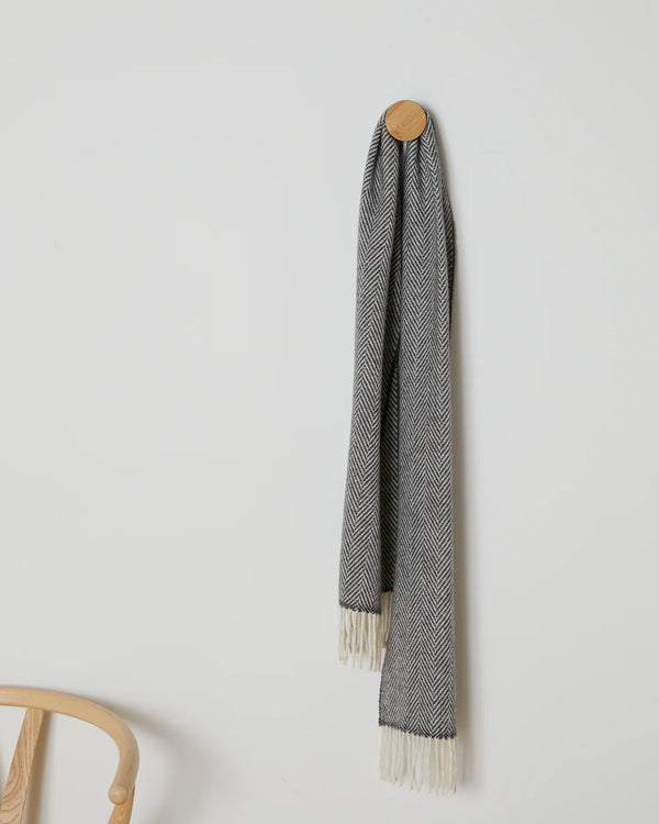 Cabano Foxford Herringbone Scarf 4259 R Grey