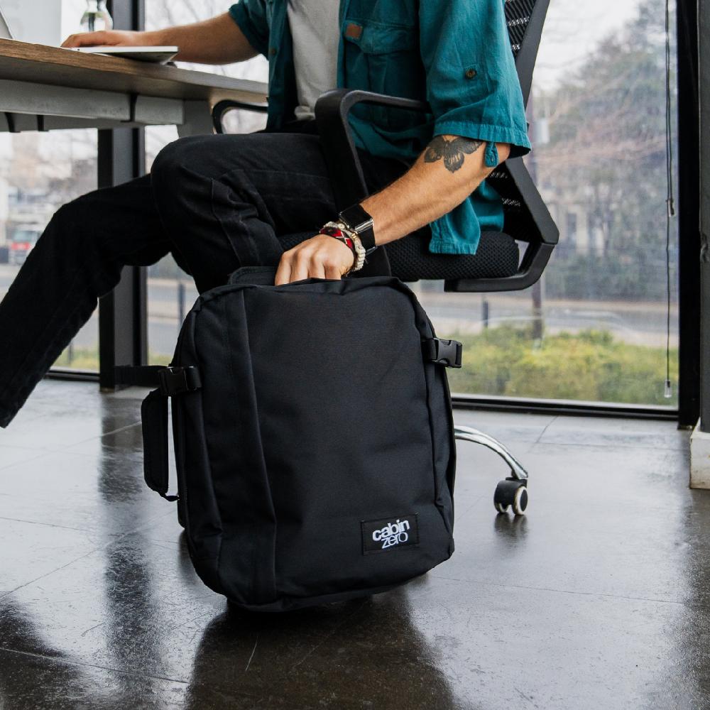 Cabinzero Classic Tech Backpack 28L Absolute Black