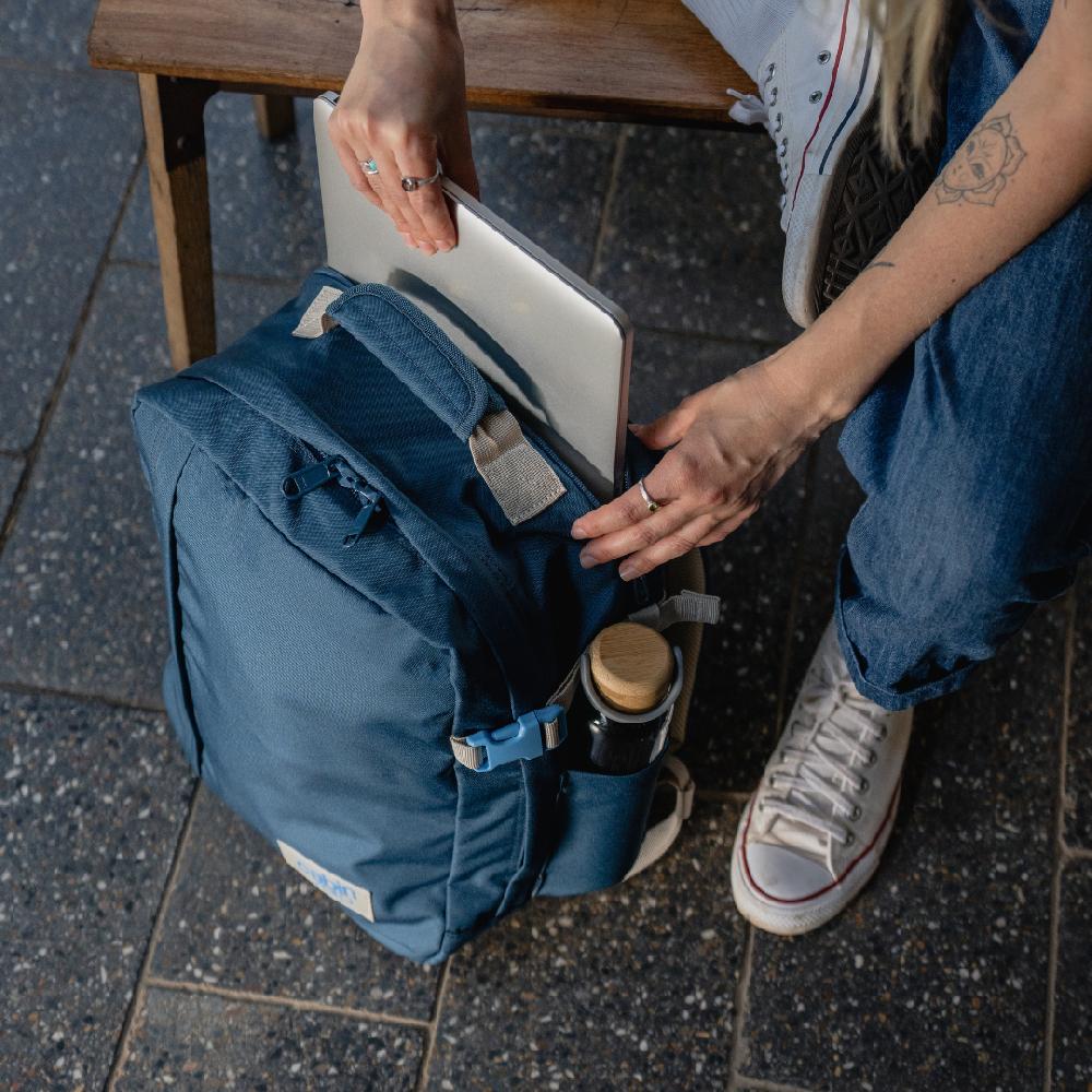 Cabinzero Classic Tech Backpack 28L Blue Grotto