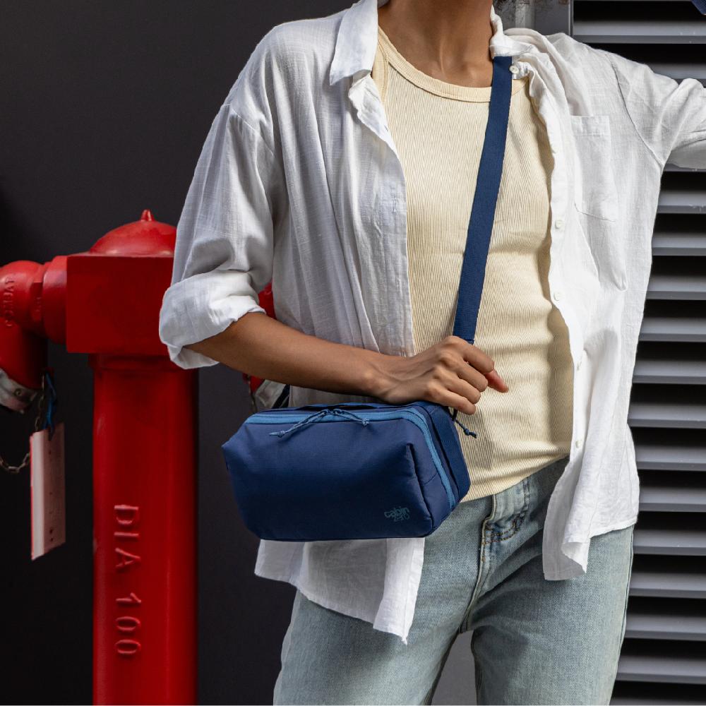 Cabinzero Tech Pouch - 2.5L - Blue Shimmer