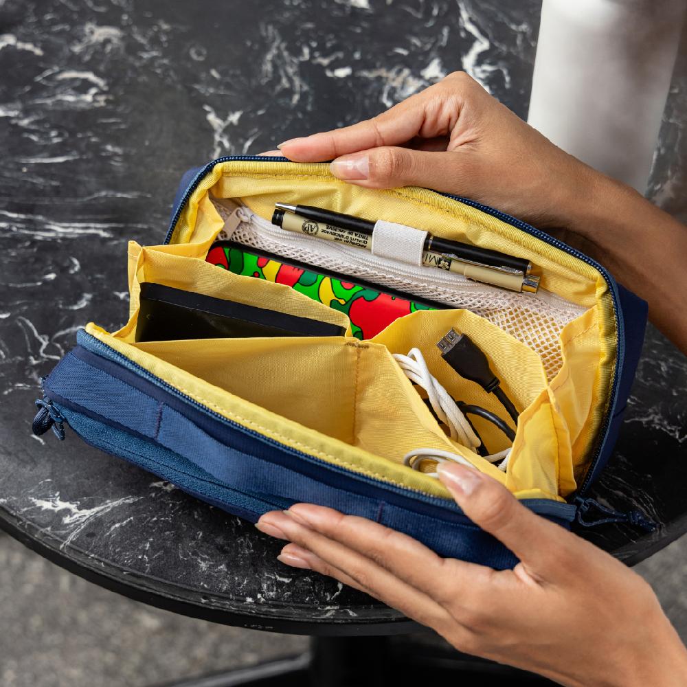 Cabinzero Tech Pouch - 2.5L - Blue Shimmer