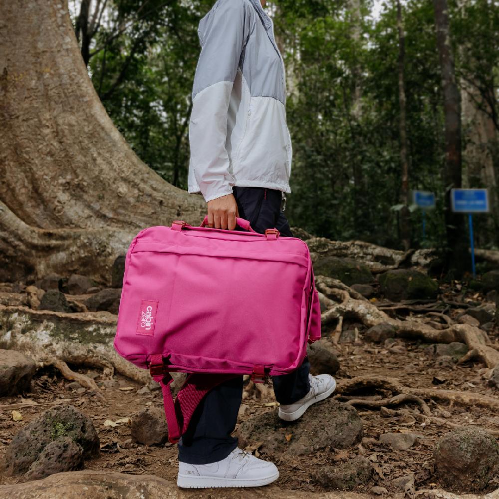 Cabinzero Classic Cabin Backpack 44L Lovestruck Pink