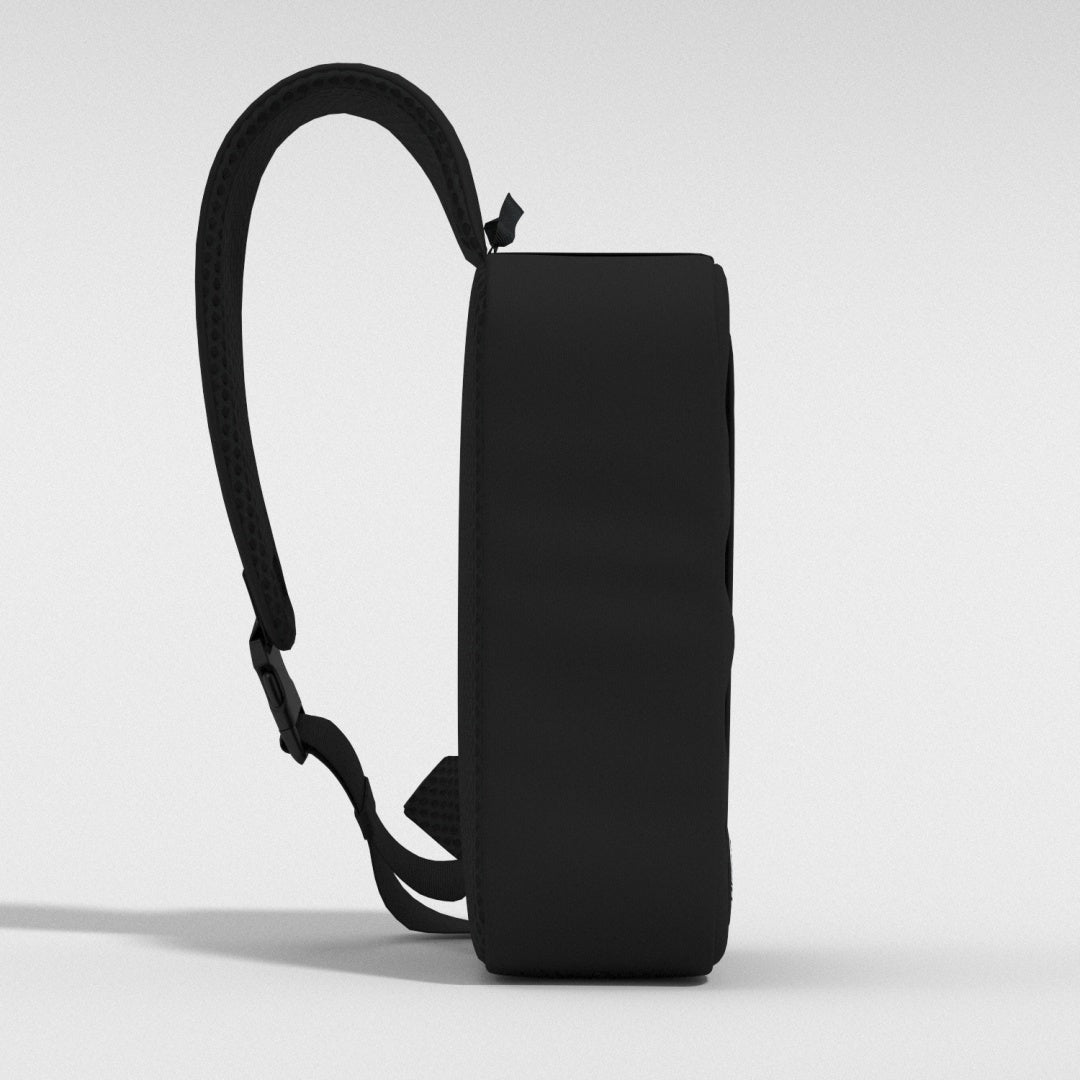 Cabinzero Classic Cross Body Bag 11L Absolute Black