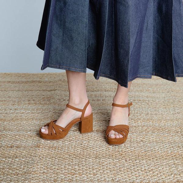 Cacatoès Esska Casey Suede Sandal Shoe In Tan