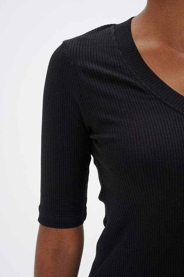 Cacatoès InWear Dagna V-Neck T-Shirt In Black