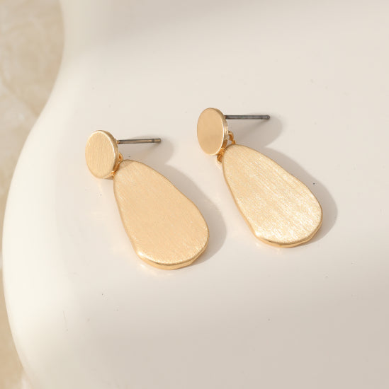 cacatoès Mona Drop Pebble Earring in Matt Gold