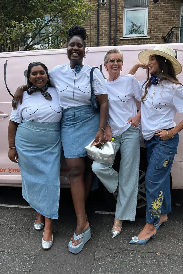 cacatoès Never Fully Dressed Boob T-shirt