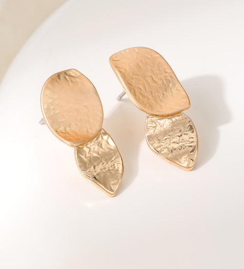 cacatoès Nisa Leafy Gold Stud Earrings