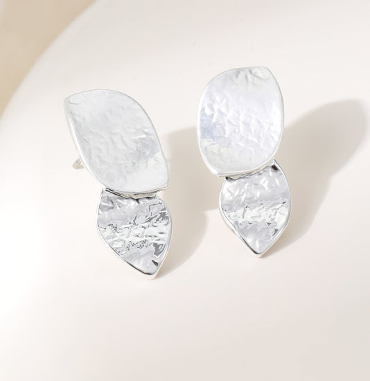 cacatoès Nisa Leafy Silver Stud Earrings