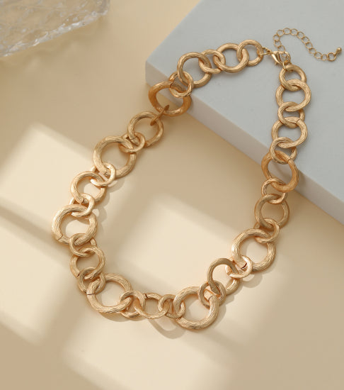 cacatoès Ruby Necklace with Brushed Links in Gold