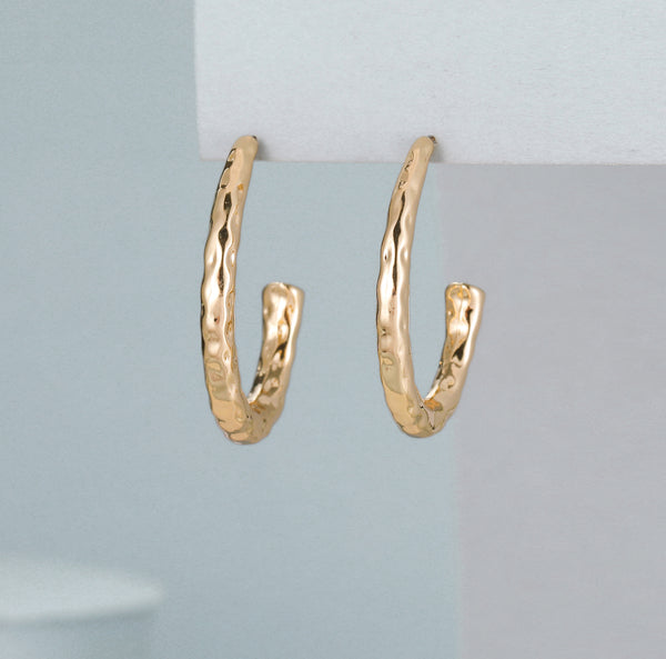 cacatoès Topsie Gold Hammered Oval Hoop Earrings
