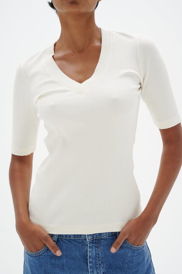 cacatoès InWear Dagna V-Neck T-Shirt in Whisper White