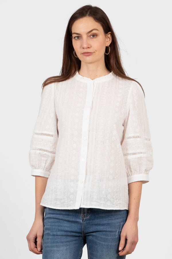 cacatoès Lula Cotton Floral Embroidered 3/4 Sleeve Shirt in White