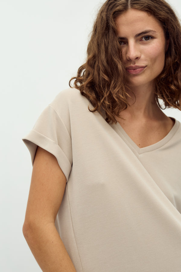 cacatoès MbyM Bosko Luxe V-Neck T-Shirt in Island Fossil