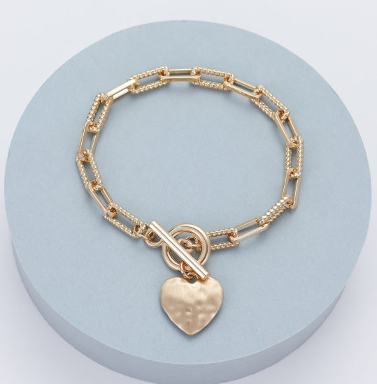 cacatoès Mia Bracelet with T-Bar Fastening and Heart Charm in Gold
