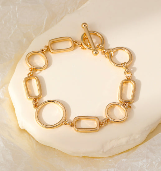 cacatoès Rosie Bracelet with Circles and Rectangular Loops in Gold