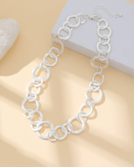 cacatoès Ruby Necklace with Brushed Links in Silver