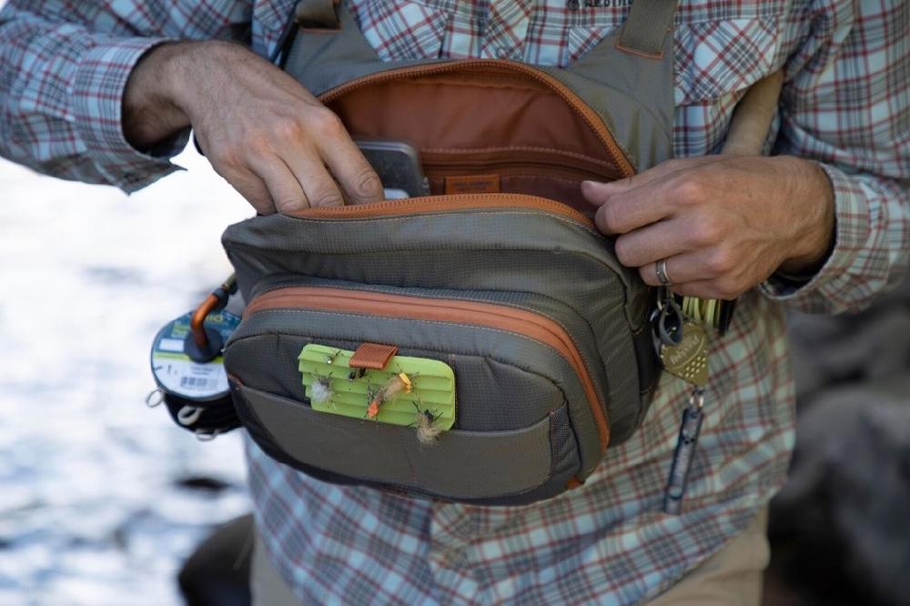 Caddis Fly Fishpond Cross Current Chest Pack