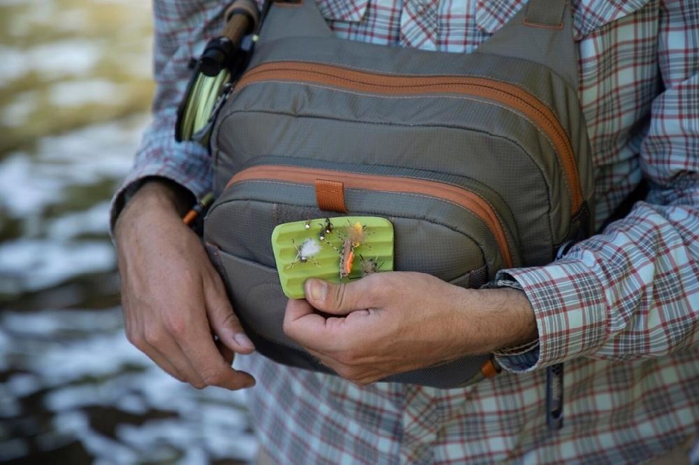 Caddis Fly Fishpond Cross Current Chest Pack