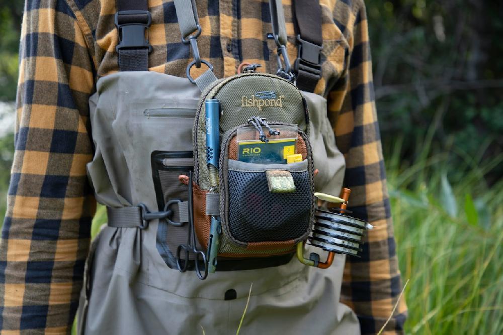 Caddis Fly Fishpond San Juan Vertical Chest Pack