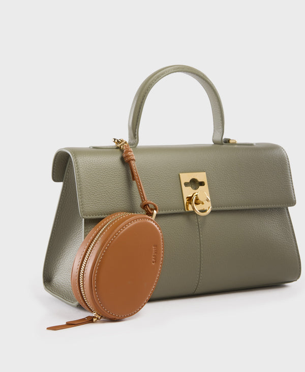 Cafuné Egg Charm - Pecan