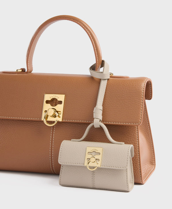 Cafuné Micro Stance Charm - Smoke