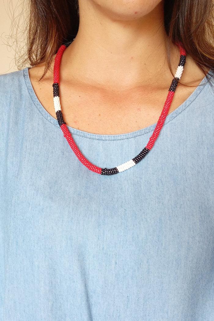 caipora Indigenous Cobra Coral Bead Necklace - Waurá